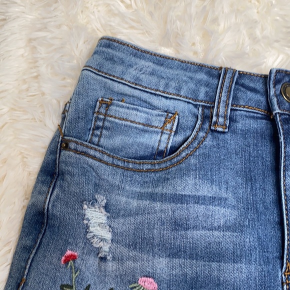 Angel Kiss Rose Flower Embroidered Distressed Denim Mini Skirt Size Small - Picture 3 of 16